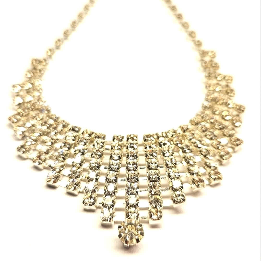 Sparkling White Rhinestone Necklace